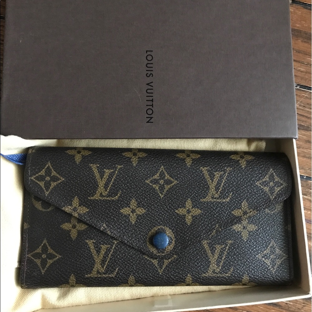 💯 Authentic Louis Vuitton Josephine wallet
