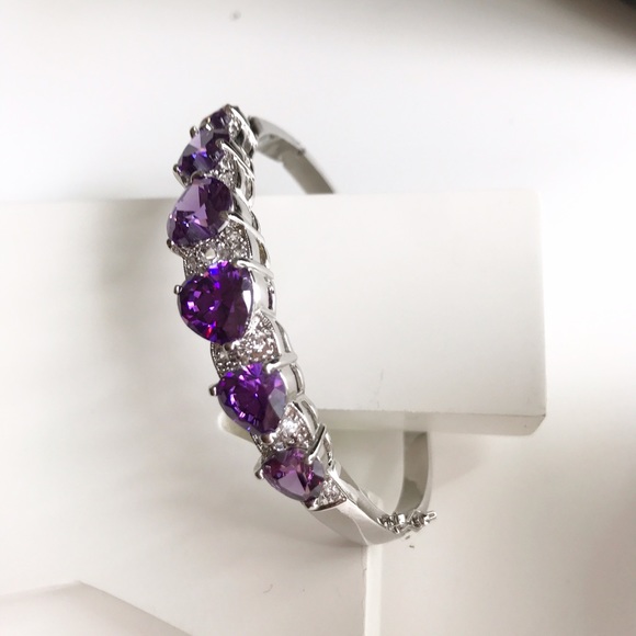 Jewelry - 🆕purple heart bracelet