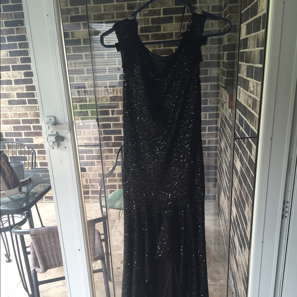 Black sparkly prom dress