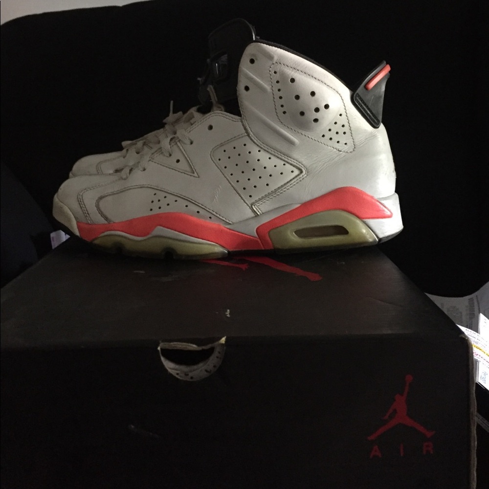 Jordan's Retro infrared 6's
