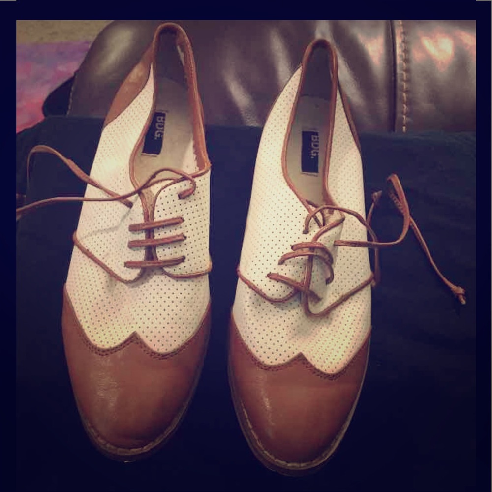 BDG white/cognac oxfords