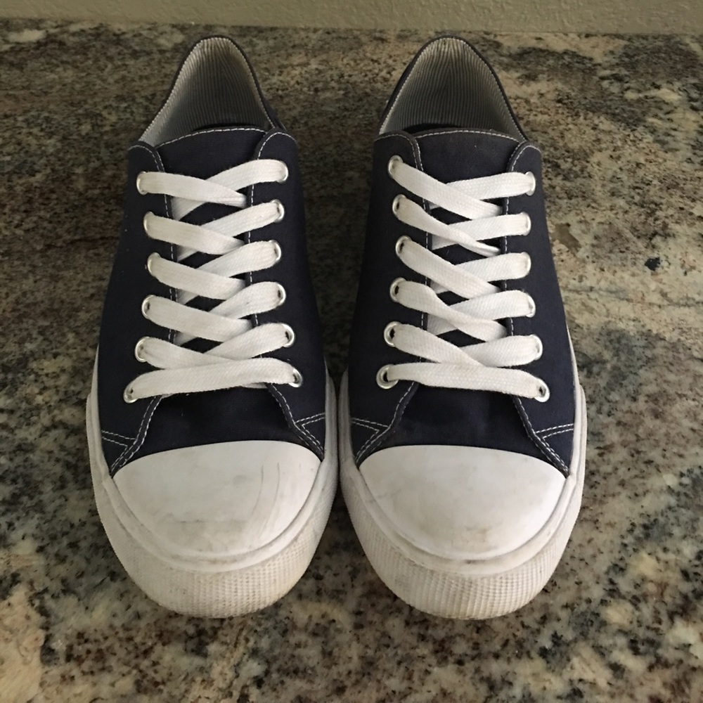 Mossimo sneakers