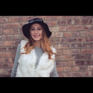 Meet your Posher, Hayley