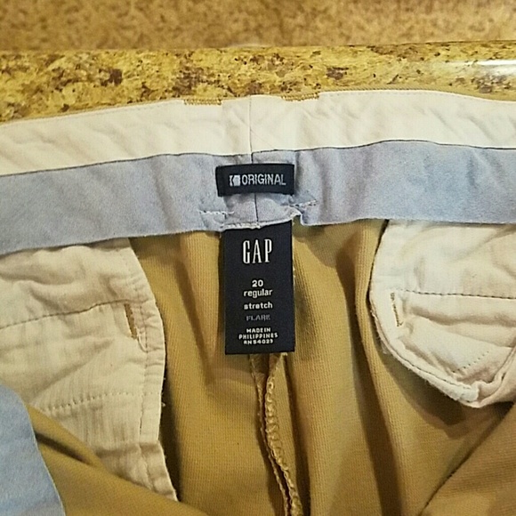 Gap Flared khaki Corduroys - Picture 2 of 4