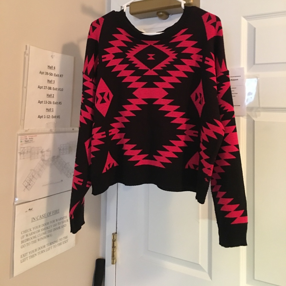 Sweater, short crop to waist