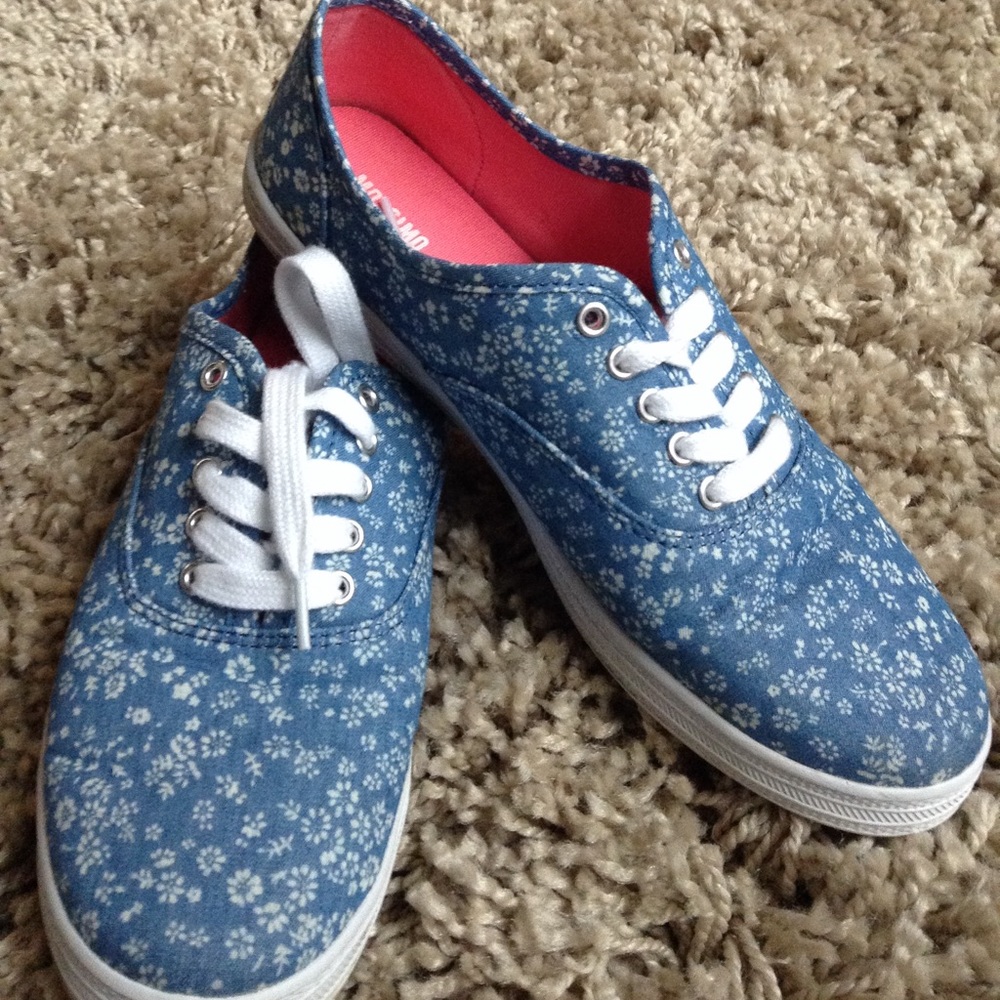 Mossimo floral shoes
