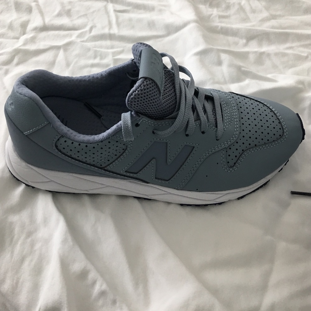 Brand new balance tennis shoes