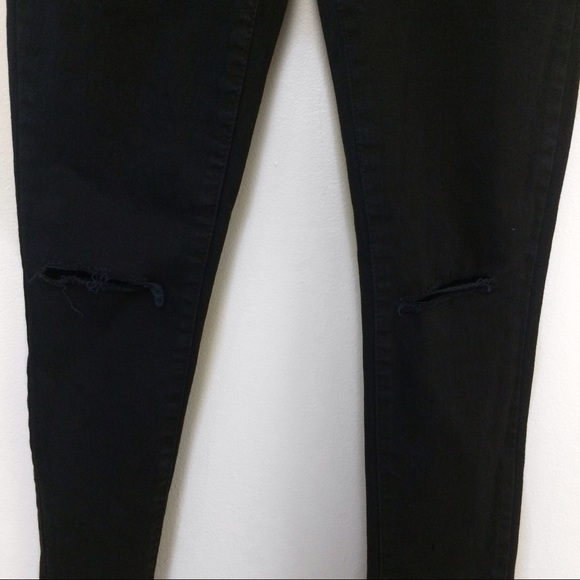 Black frayed skinny jegging. - Picture 2 of 3