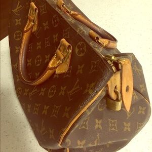 Louis Vuitton Speedy 30