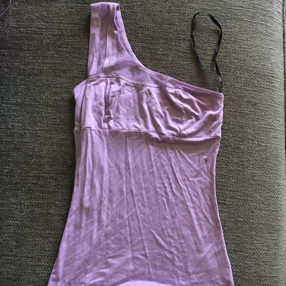 One shoulder shirt