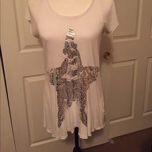 White short sleeve Tshirt with embellishment