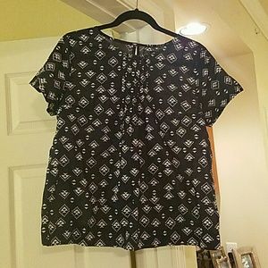 Gap navy blue tribal shirt