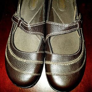 CLARK'S Brown Mary Jane Women's size 11
