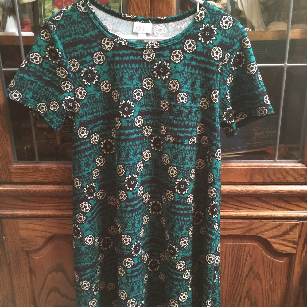 Lula Roe Carly Dress with Front Pocket