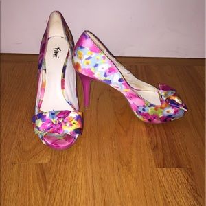 Floral Peep Toe Pump