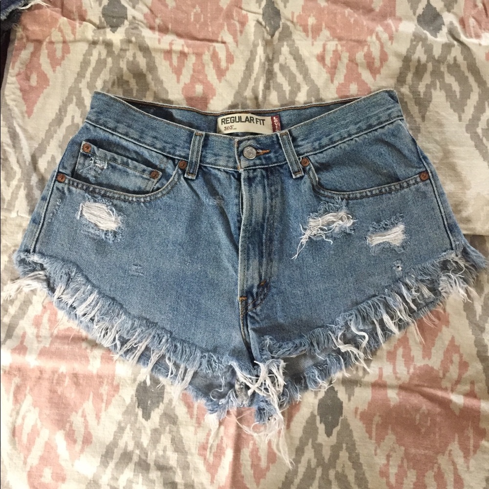 Levi Cut Offs