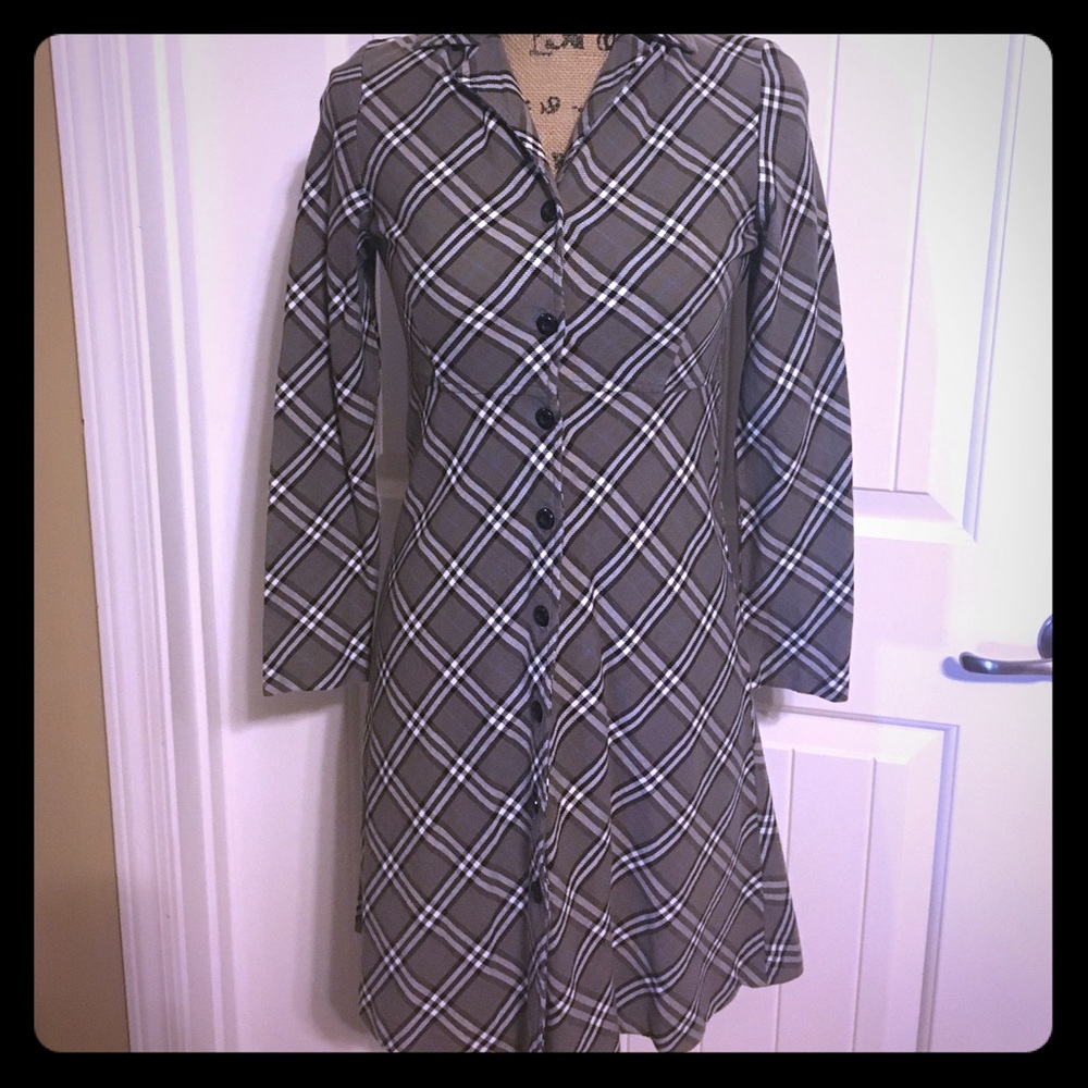 Burberry button up dress