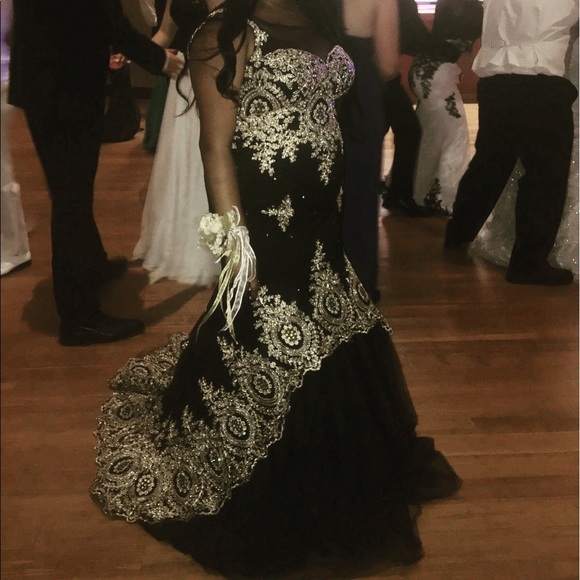 Prom dress - Picture 2 of 4