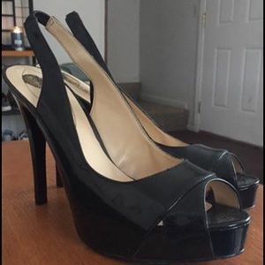 Guess peep toe pumps