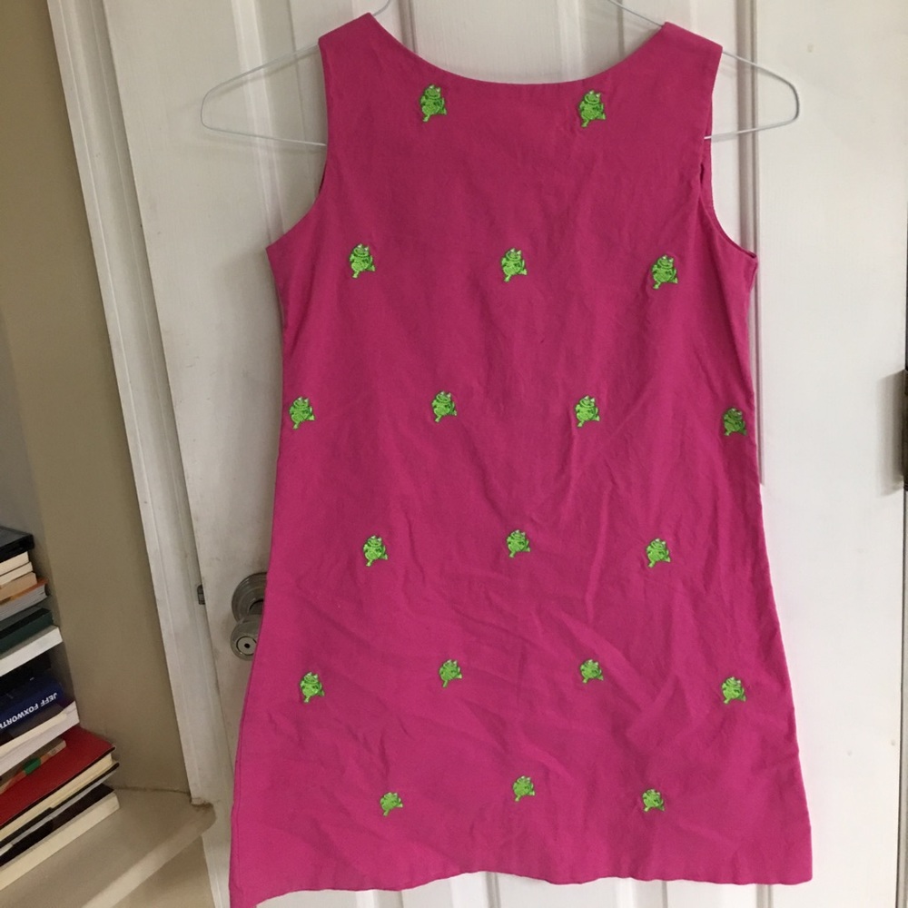Pink girls dress with frogs