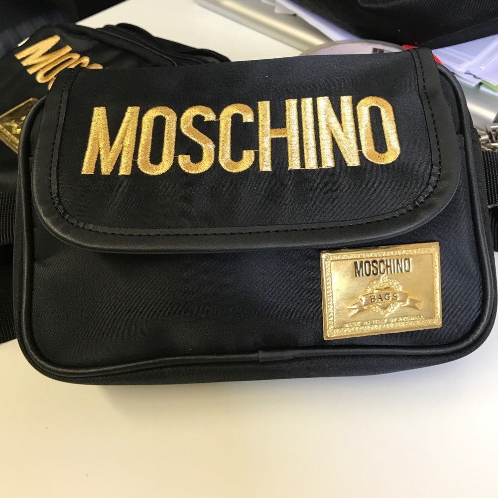 Moschino fanny