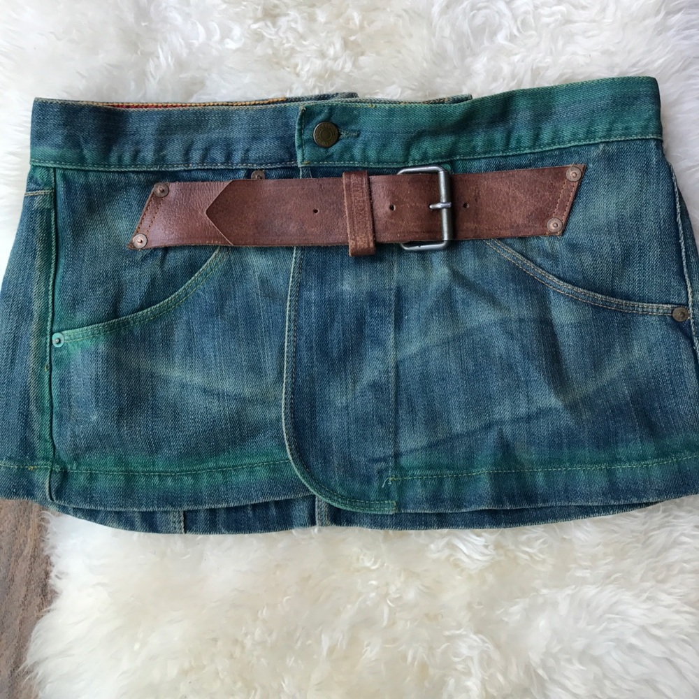 Vintage Levi's red line mini skirt!