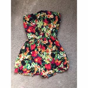 ❌SOLD❌ Floral romper