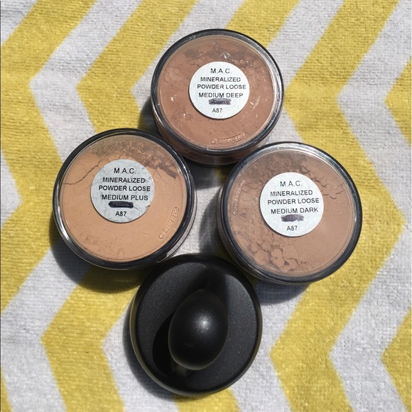 M•A•C Cosmetics Loose Mineral Foundations - Picture 2 of 4