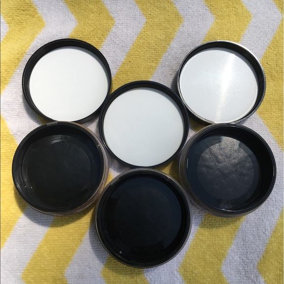 M•A•C Cosmetics Loose Mineral Foundations - Picture 3 of 4