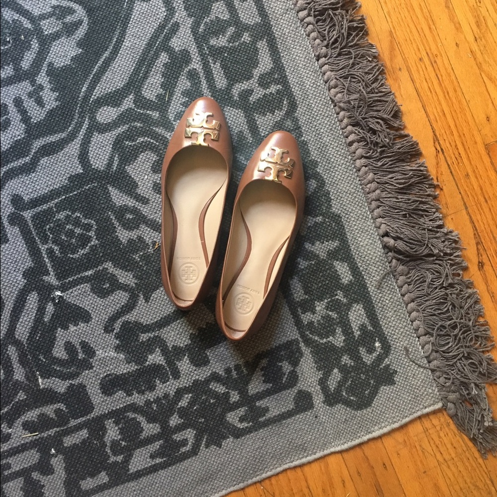 Brown leather Tory Burch flats