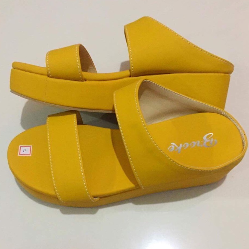 🔥🔥🔥REDUCED PRICE🔥🔥🔥 SANDAL