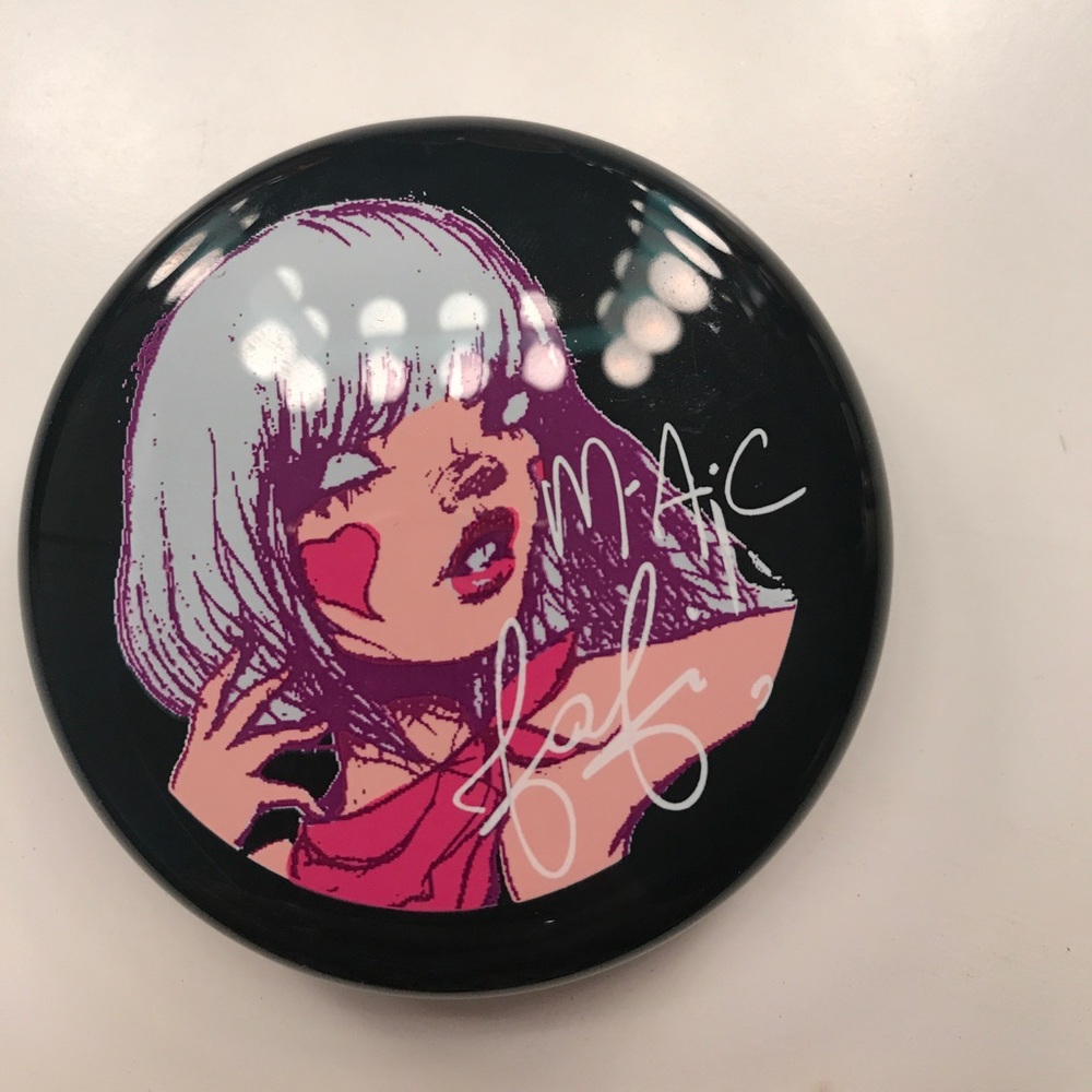 MAC Fafi Limited Edition "Verve-acious" Powder
