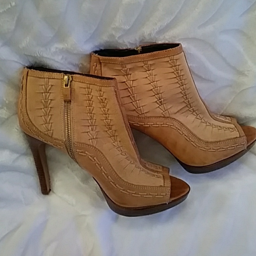 Vince Camuto. Never worn
