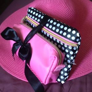 Two Pack new Trina Turk cosmetic bag 💄💋💅🏻