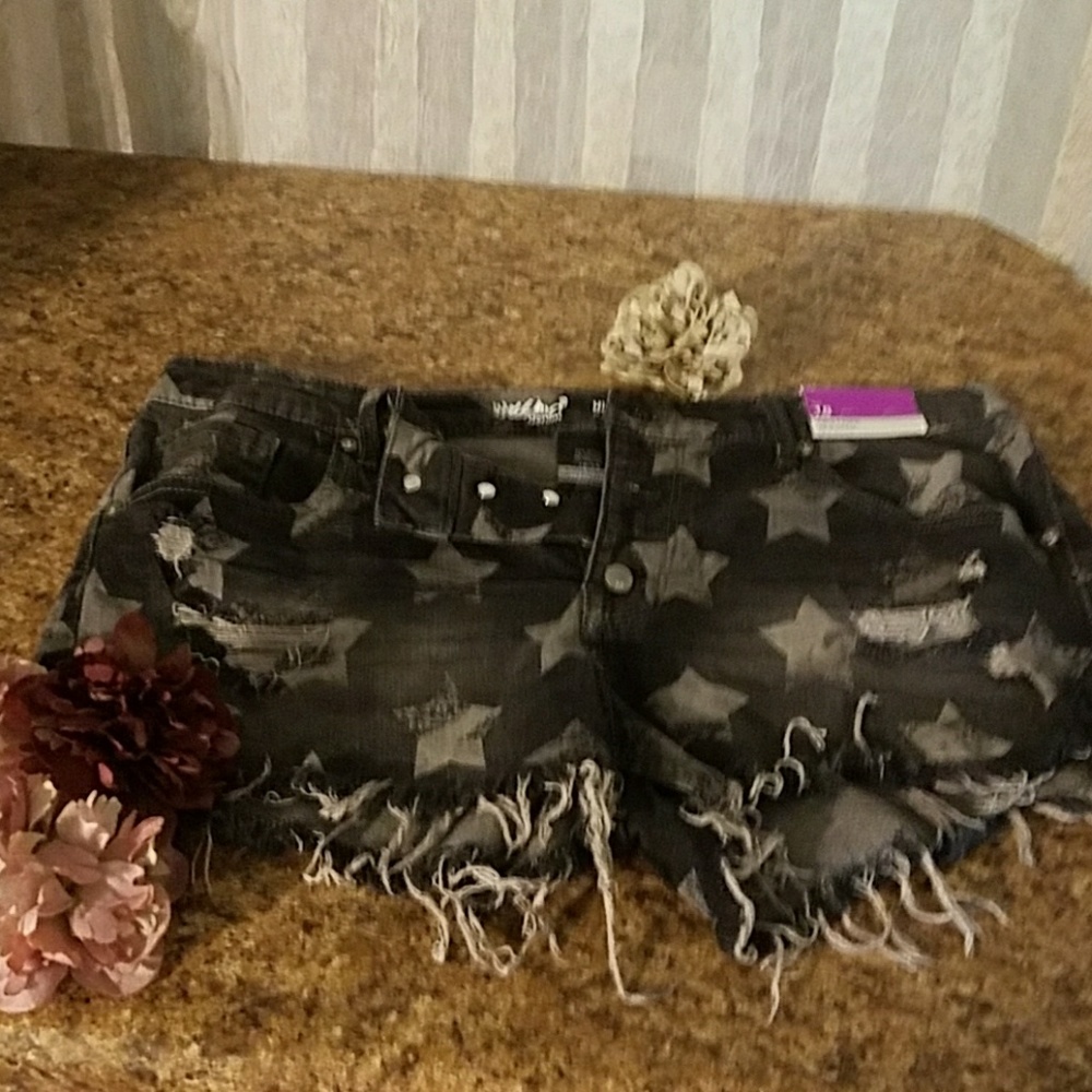 Massimo high rise Star shred Shorts size 18 NWT