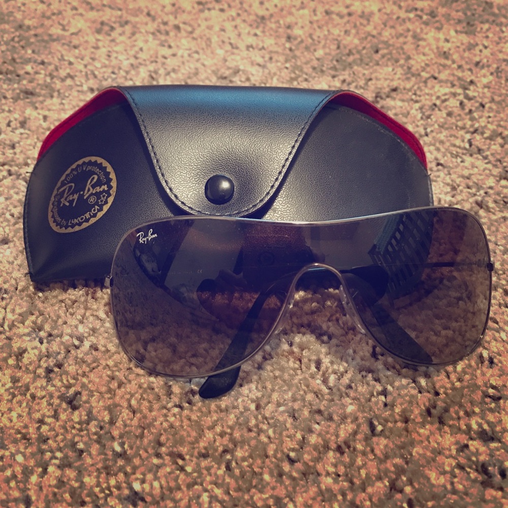 Ray Ban Sunglasses - RB3211