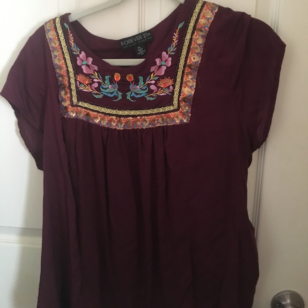 Forever 21 plus beautiful embroidered shirt 👚