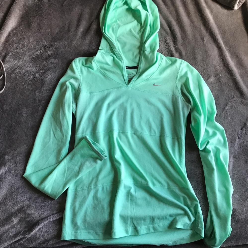 Fitted Nike running LS