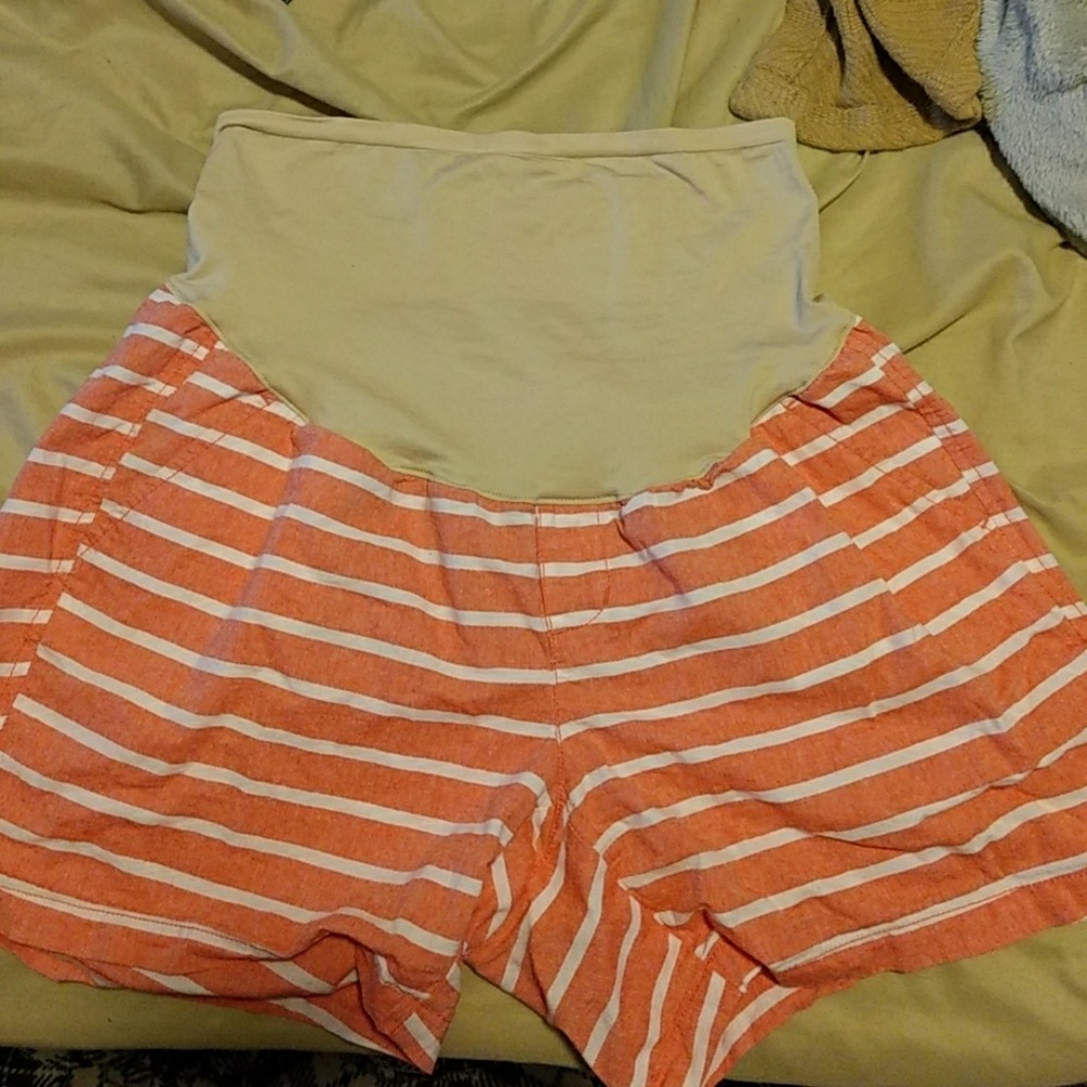 Maternity shorts