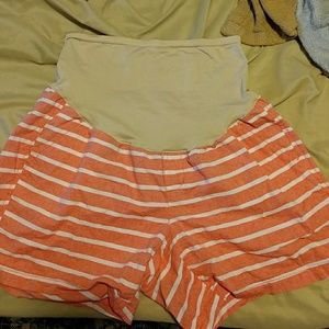 Maternity shorts