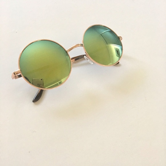 Accessories - Mirrored Green Sunglasses