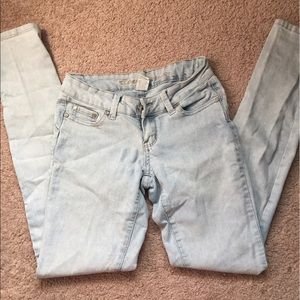 ❌SOLD❌ Blueish grey jeans