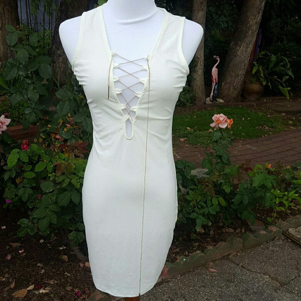 Beautiful white fashionnova dress