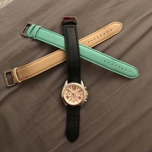 Watch w/ interchangeable wristbands