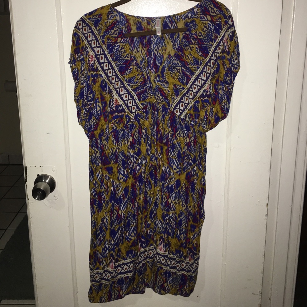 Tribal pattern v-neck dress