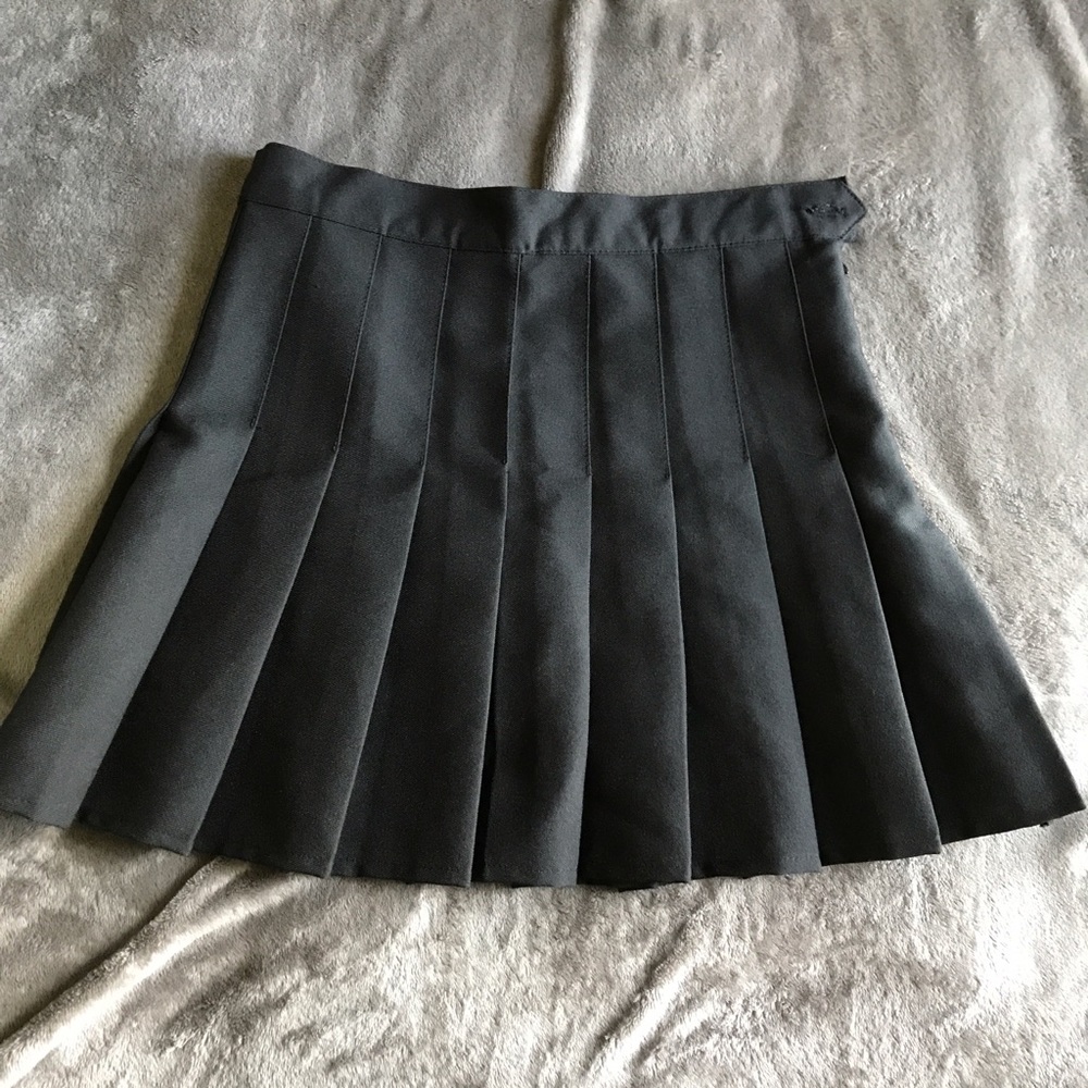 American Apparel pleated school skirt