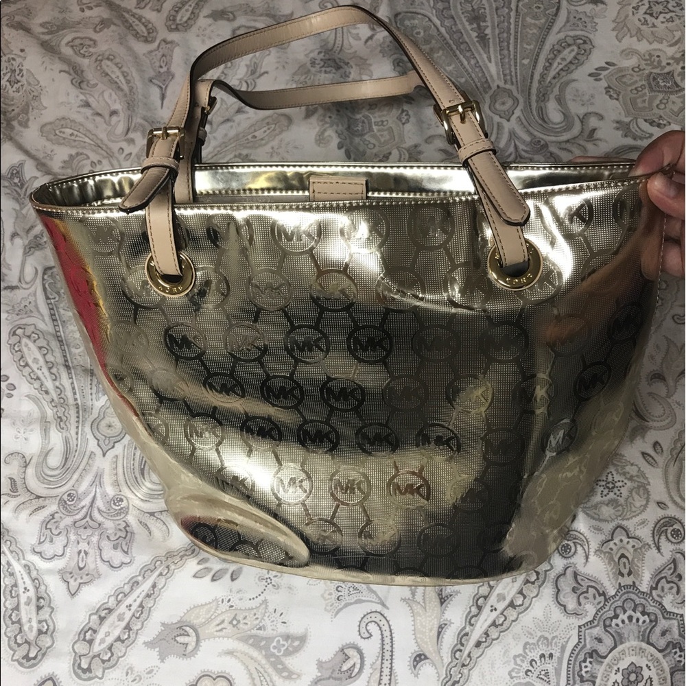 Michael Kors Bucket Purse
