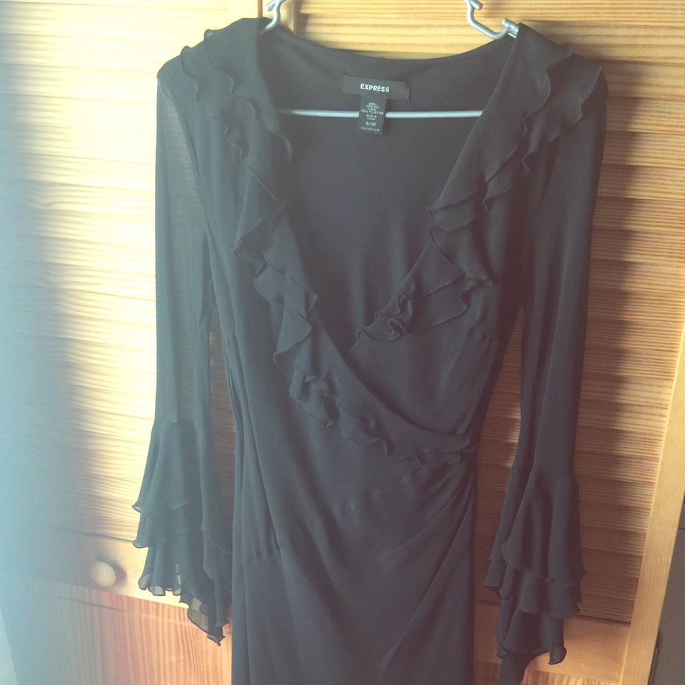 💥FINAL MARKDOWN💥Express little black dress