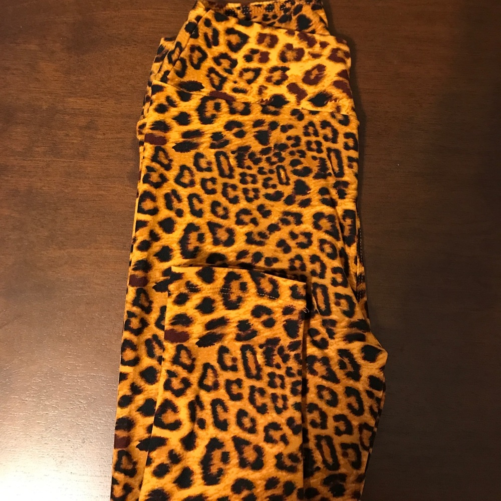 Brand New Lularoe Cheetah Print OS Leggings!!