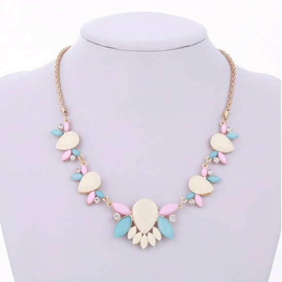 π΄Purple and Blue Statement Necklace - Picture 2 of 4